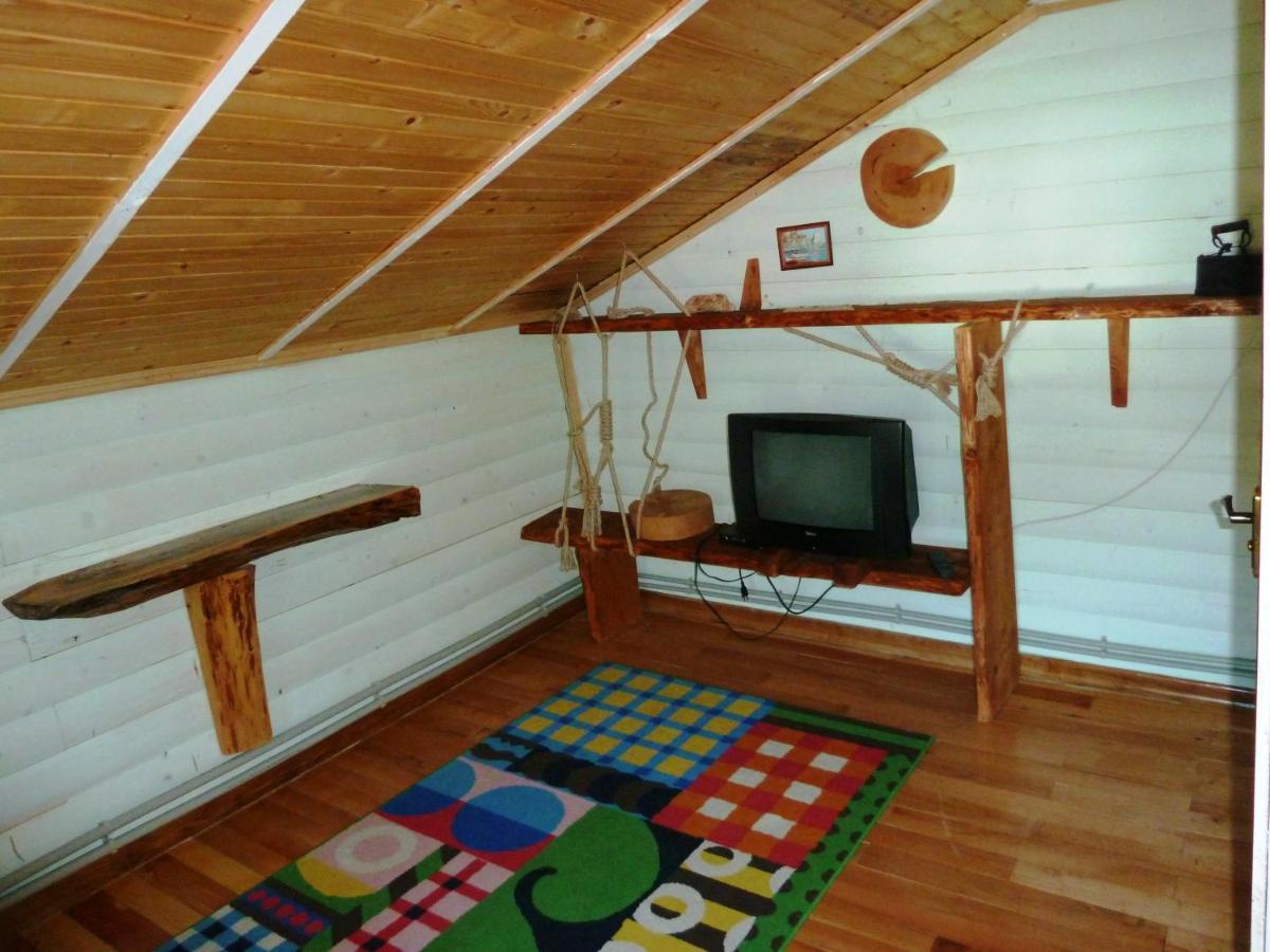 מלון מיקוליצ'ין Kostel House מראה חיצוני תמונה